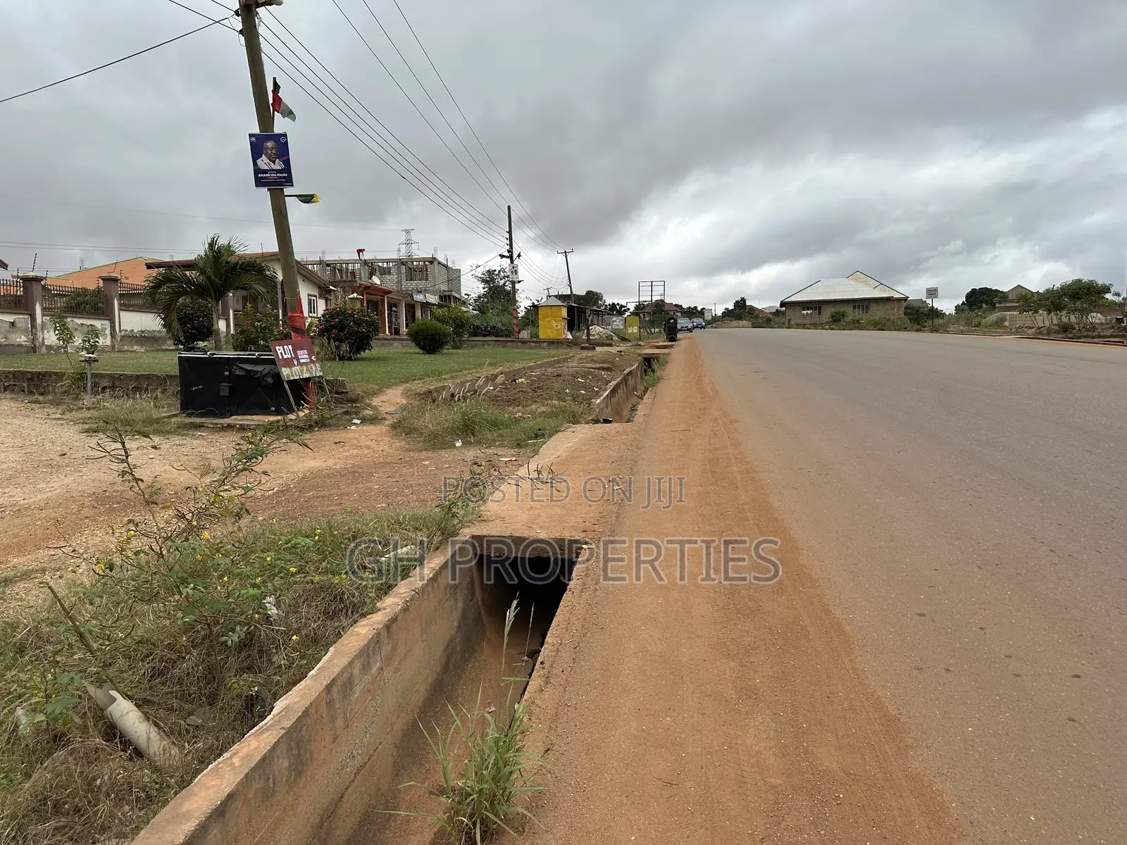 One Plot for Sale at Sokoban,Ampabame Main Road.