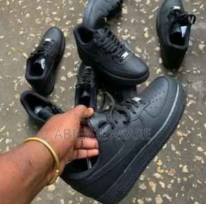 Black Airforce Sneakers