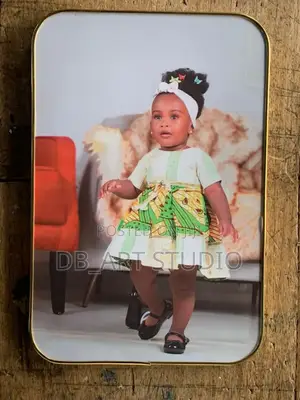 Photo Enlargement, Picture Frame, Photo Laminating.