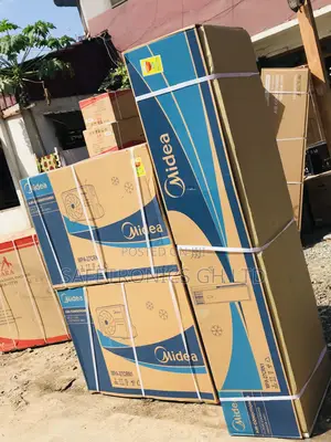 Auto Swing Midea Split Type 3.0 Horse Power Standing AC