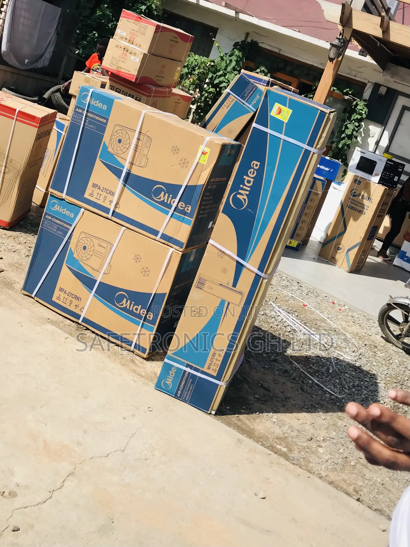 Long Lasting Midea 3.0 Horse Split Type Floor Standing AC 