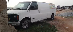 GMC Savana 2011 White