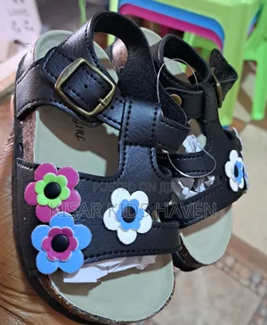 Pretty Girl Sandals Size 23