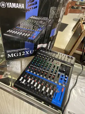 Yamaha MG12XU 12-Channel Analog Mixer