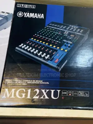 Sealed in Box Yamaha MG12XU 12-Input 4-Bus Mixer Witheffects