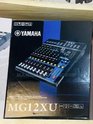Yamaha MG12XU 12-Input 4-Bus Mixer With Effects(Black).