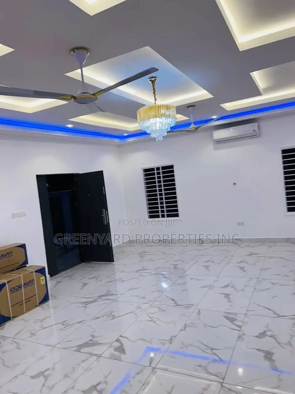 5bdrm Mansion in Mile 7, Achimota for sale
