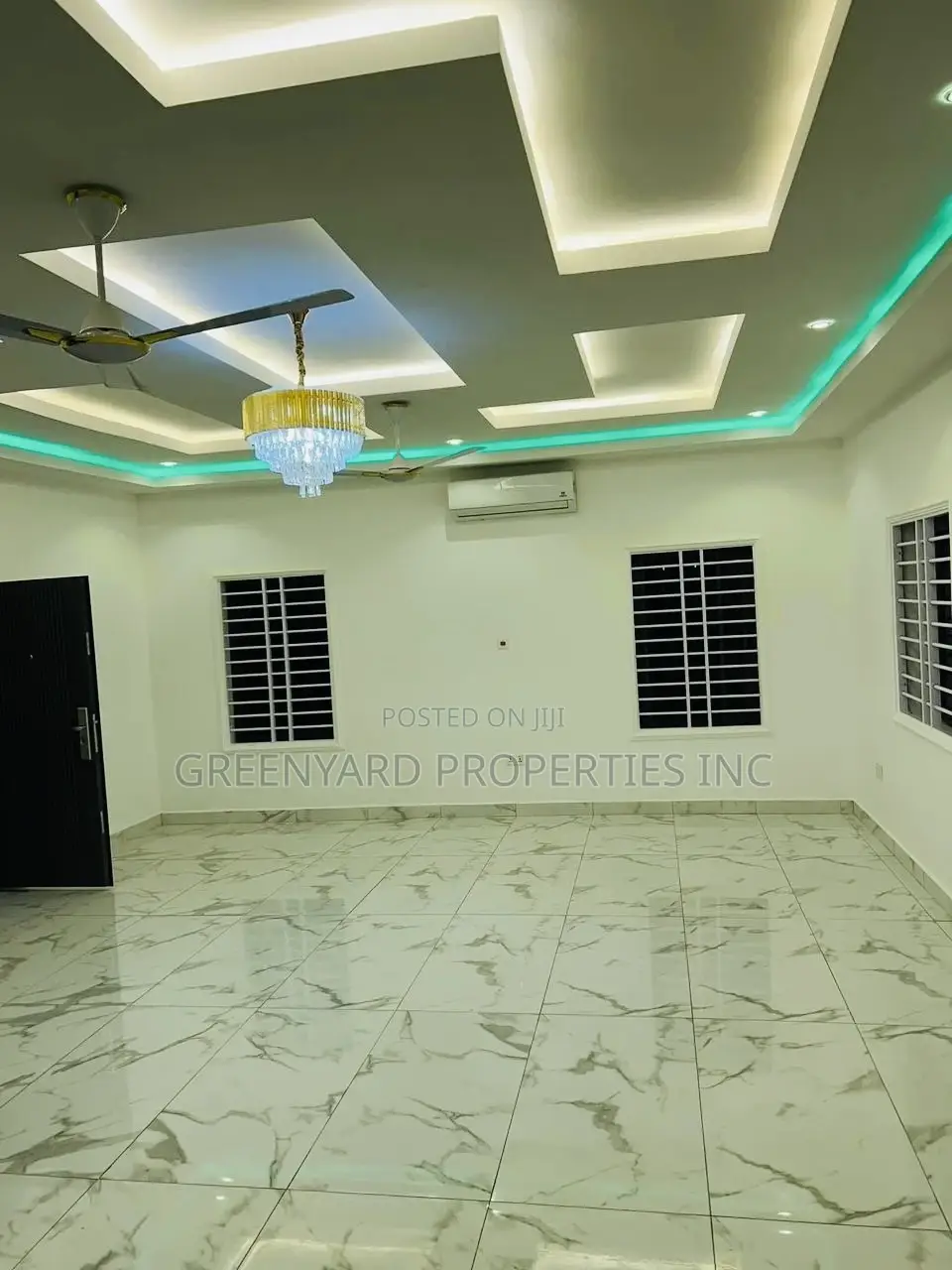 5bdrm Mansion in Mile 7, Achimota for sale