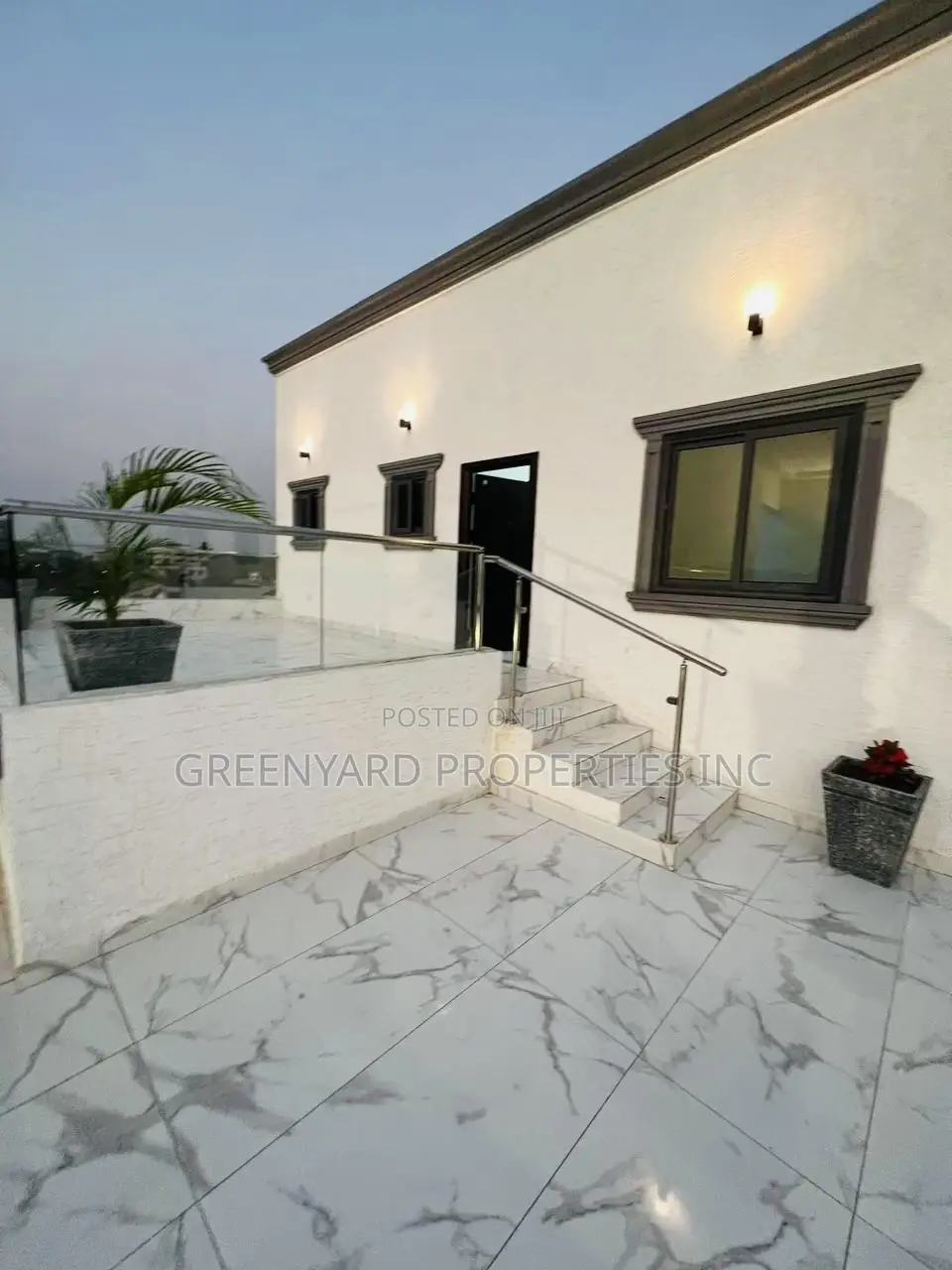 5bdrm Mansion in Mile 7, Achimota for sale