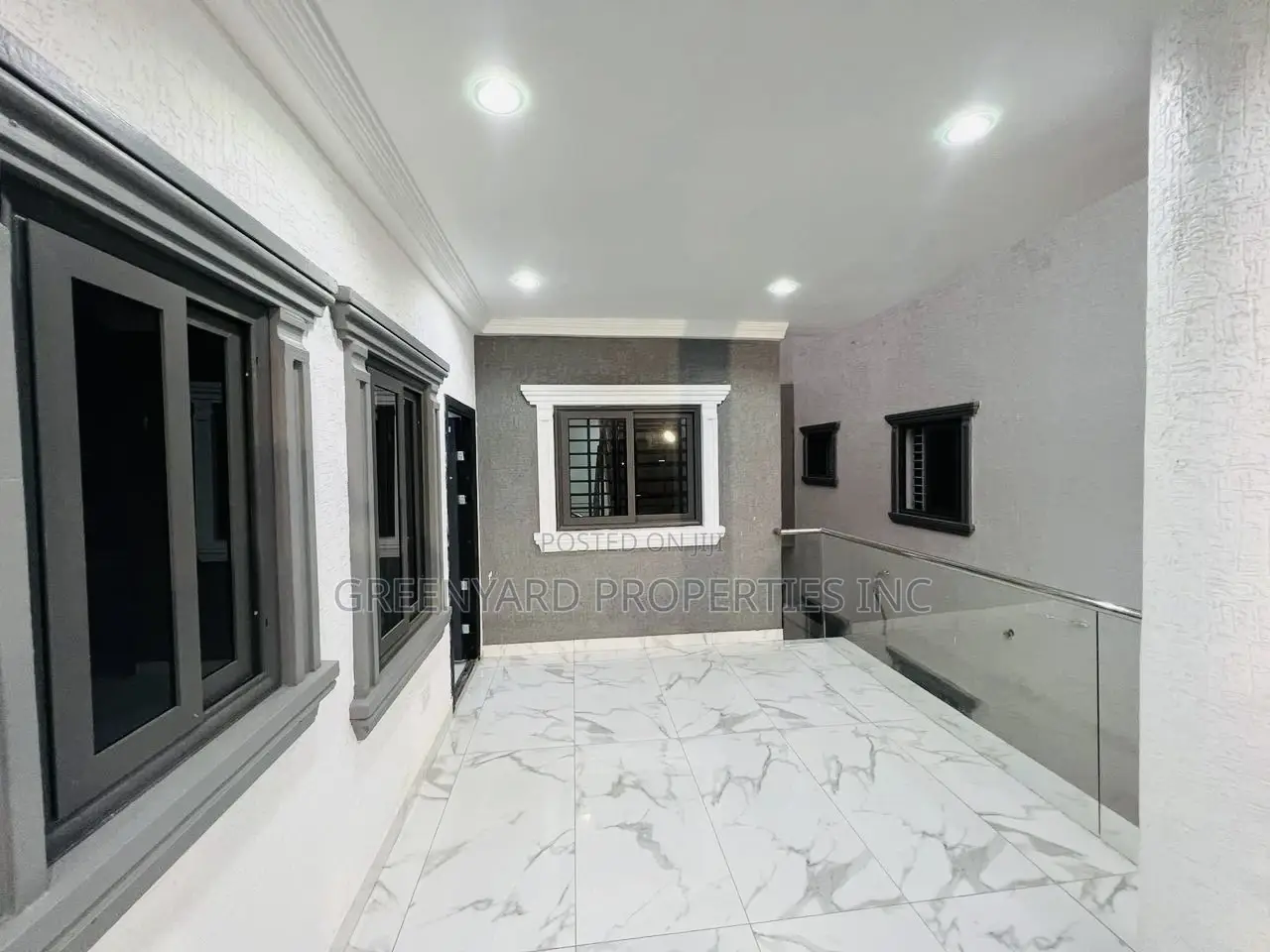 5bdrm Mansion in Mile 7, Achimota for sale