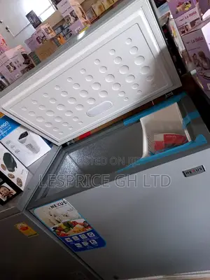Active Cooling:/Nexus 200 Litres Freezer