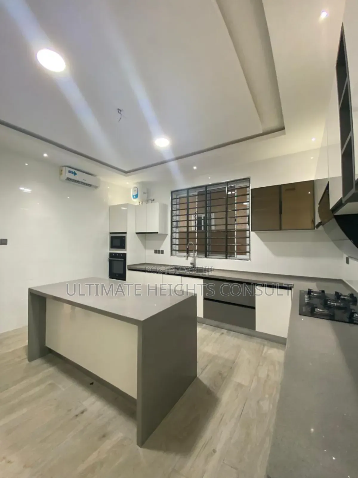 4bdrm House in Lakeside Estates for sale