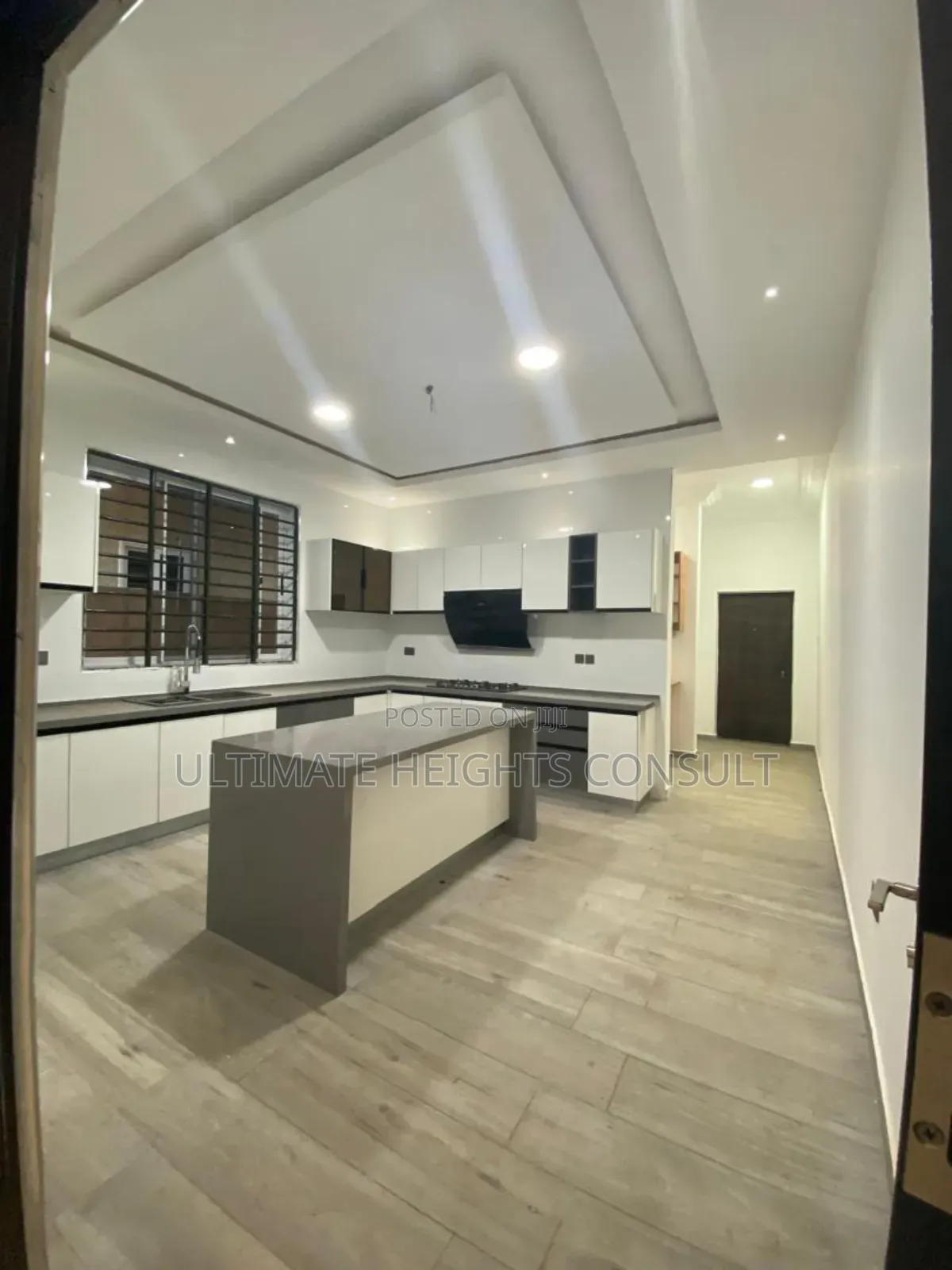 4bdrm House in Lakeside Estates for sale
