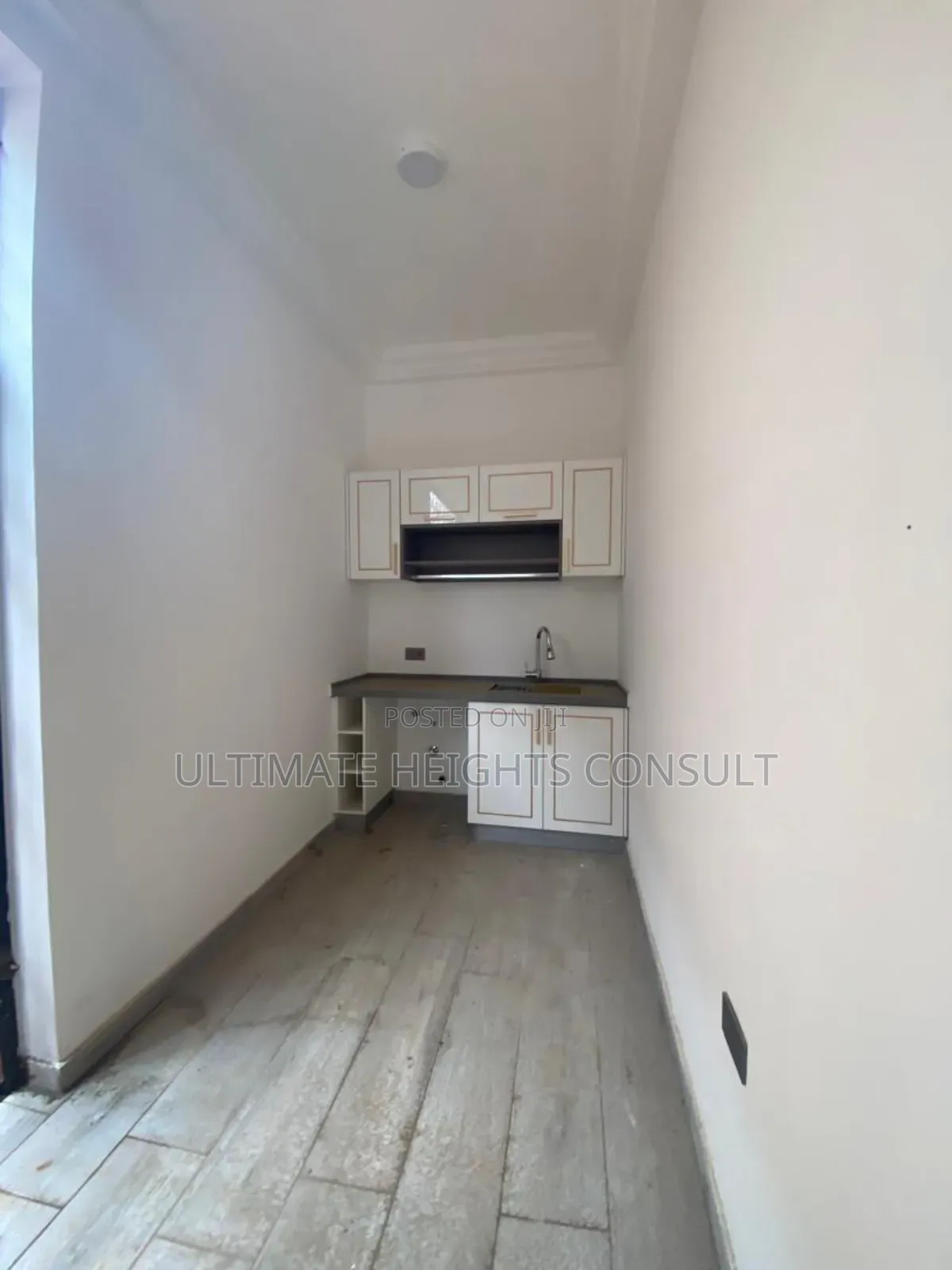 4bdrm House in Lakeside Estates for sale