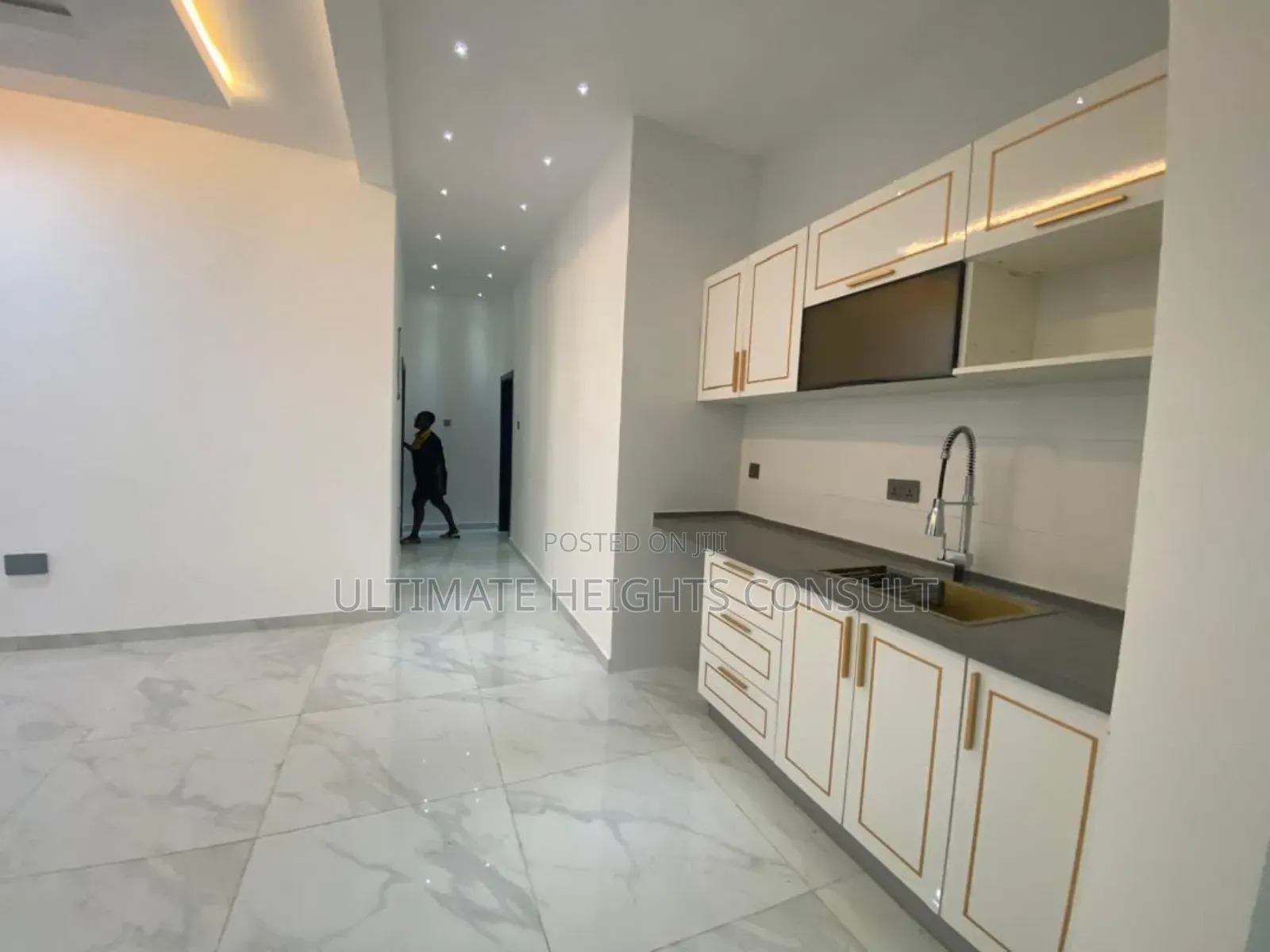 4bdrm House in Lakeside Estates for sale