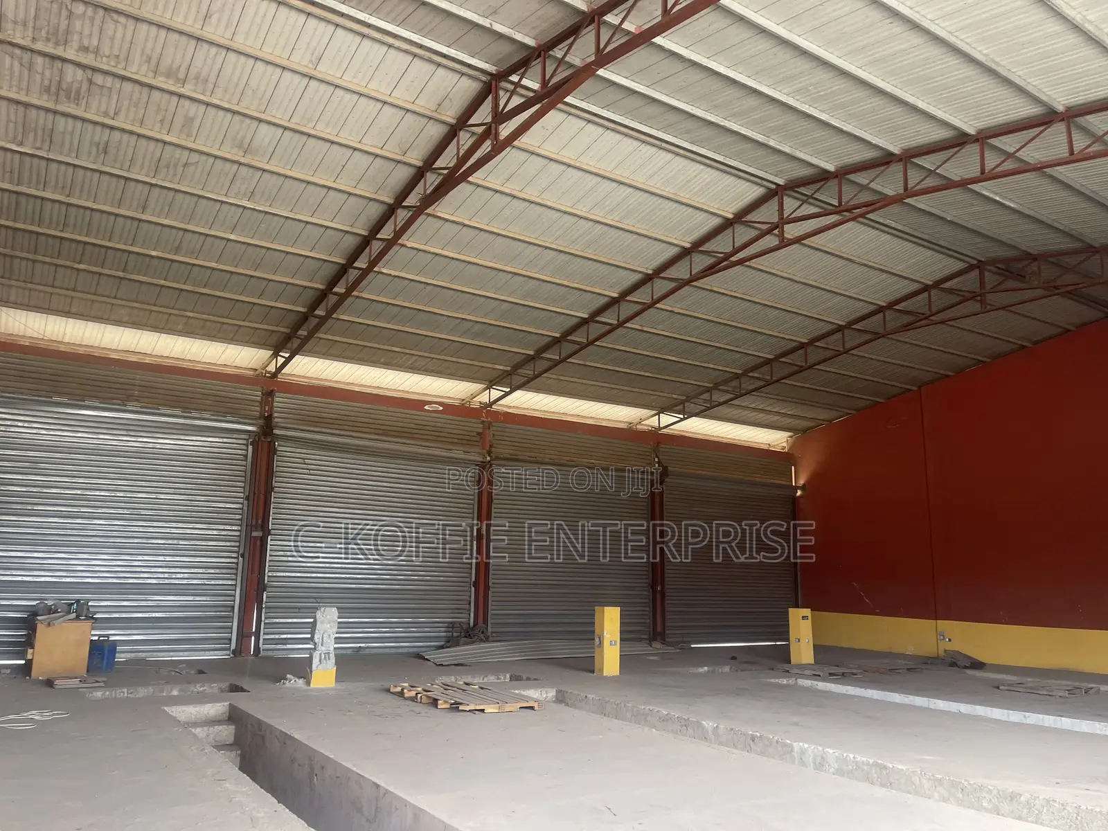 700 SQM Warehouse at Spintex