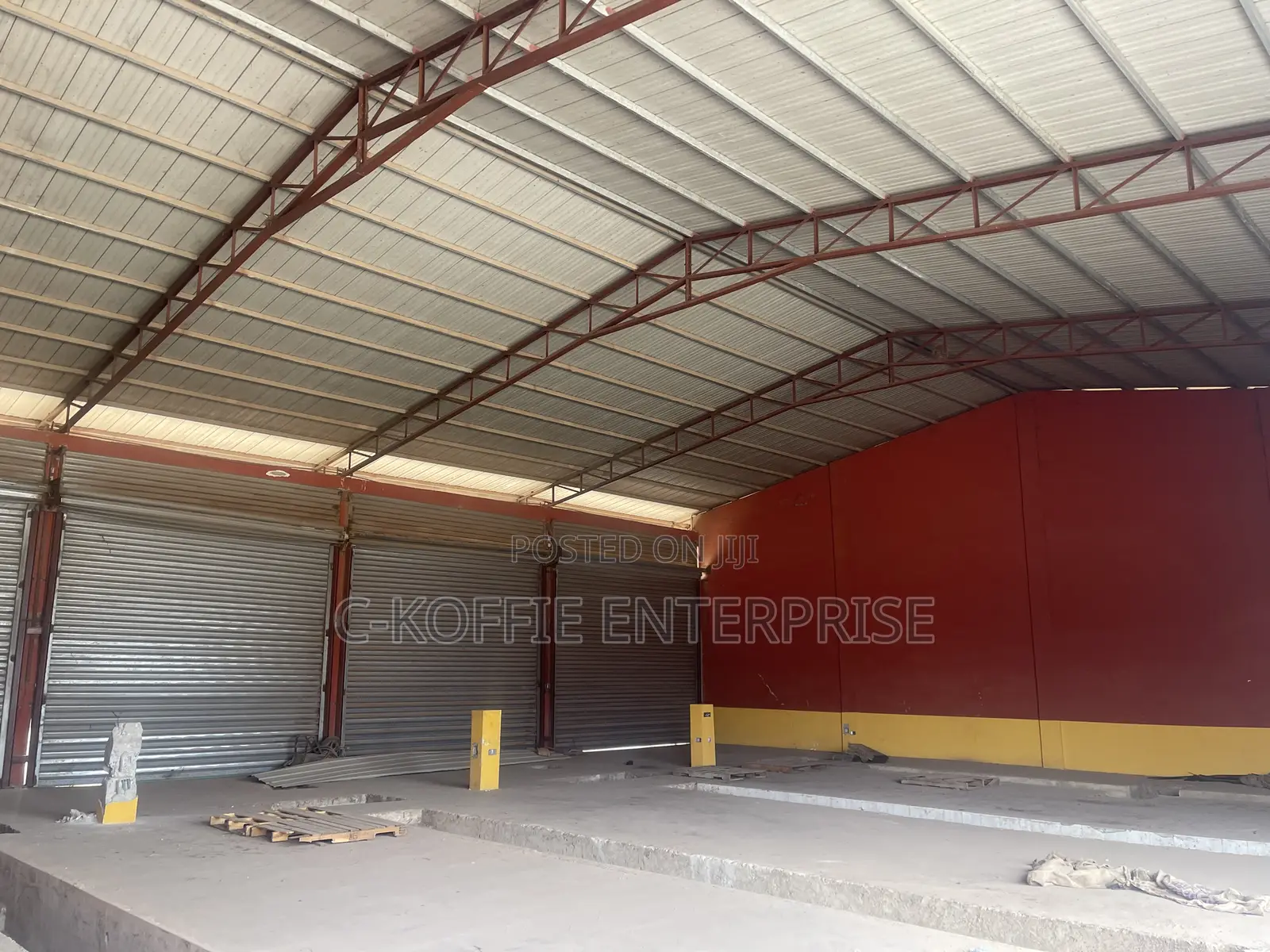 700 SQM Warehouse at Spintex