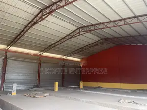 700 SQM Warehouse at Spintex