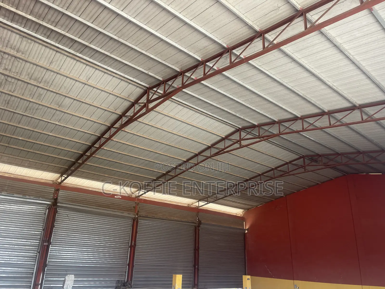 700 SQM Warehouse at Spintex