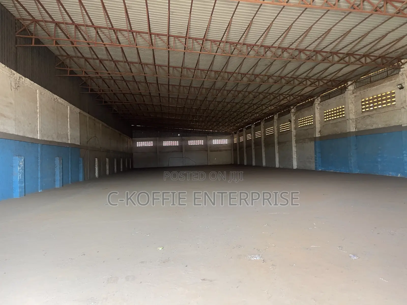 800 SQM Warehouse Located at Tema