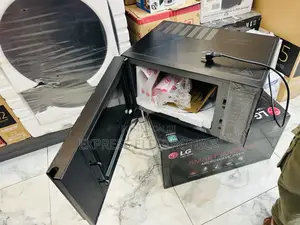 Fast Cooking Solution 42L Microwave LG Black