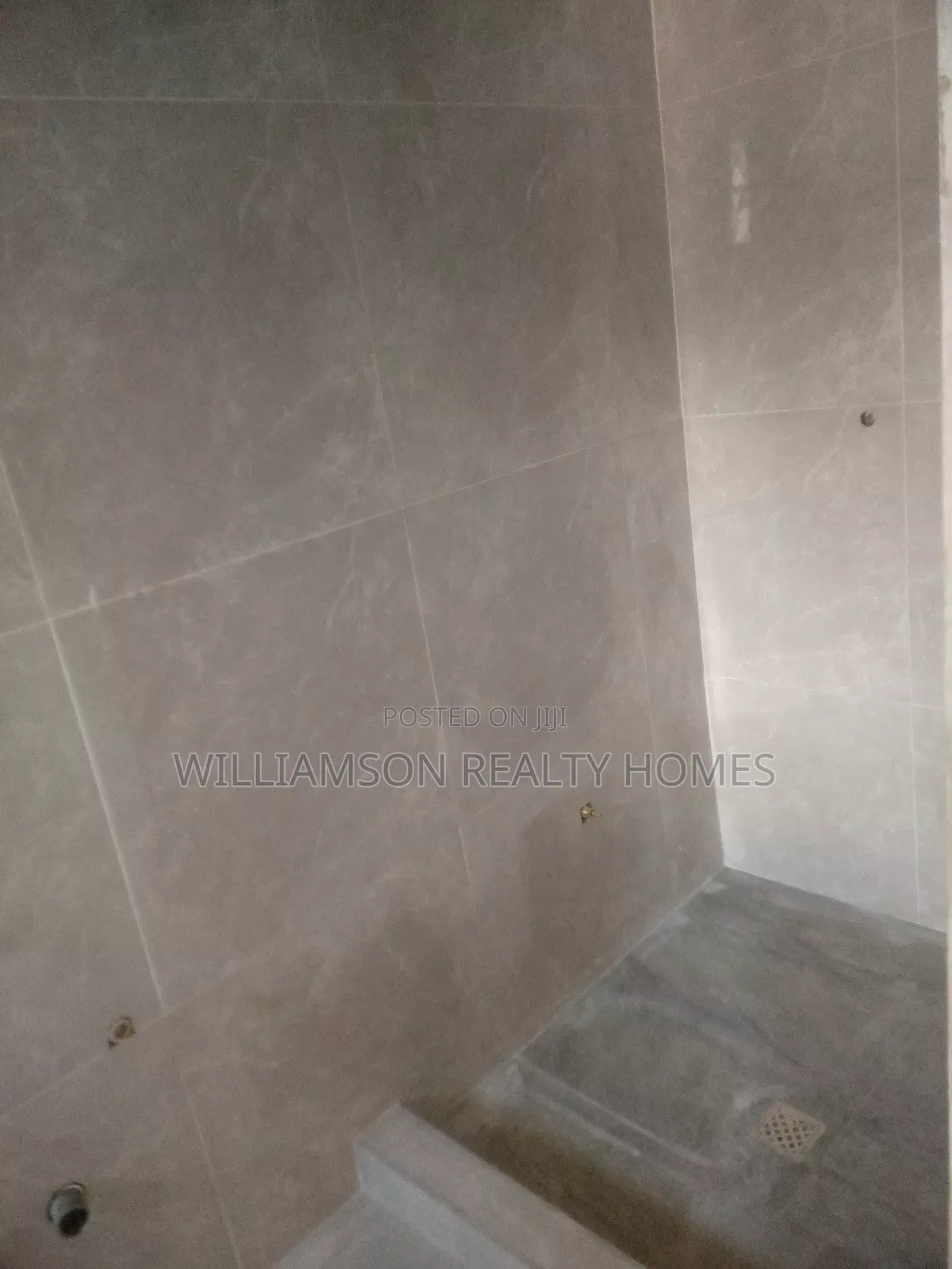 3bdrm Apartment in Hfc Estate Area, Spintex for rent
