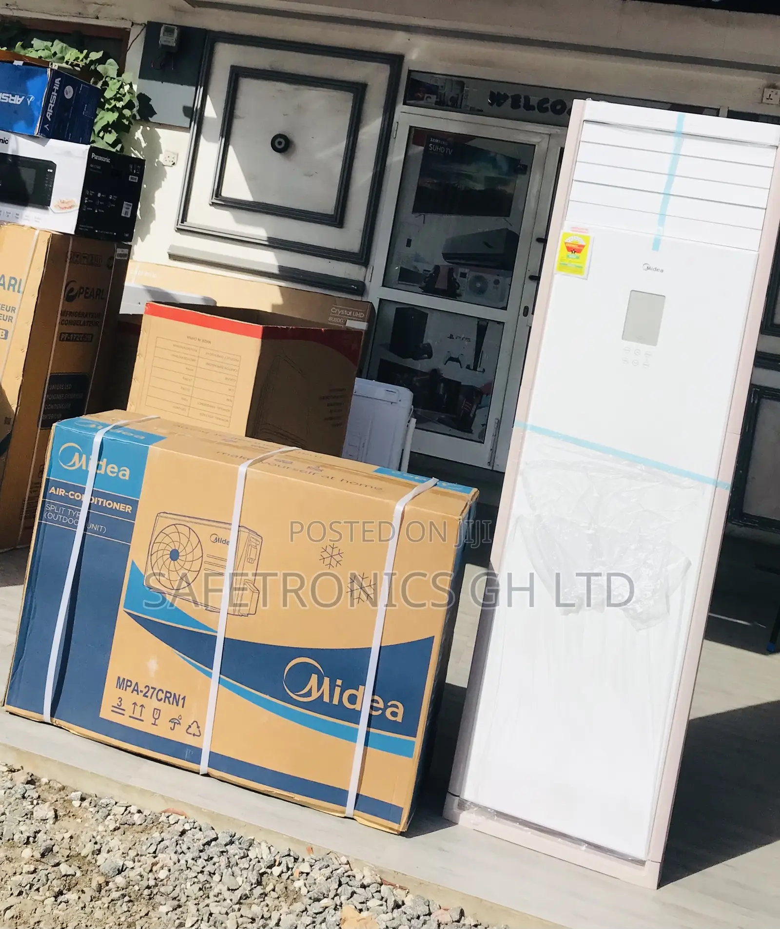 Midea Standing Floor 3.0 Horsepower White AC