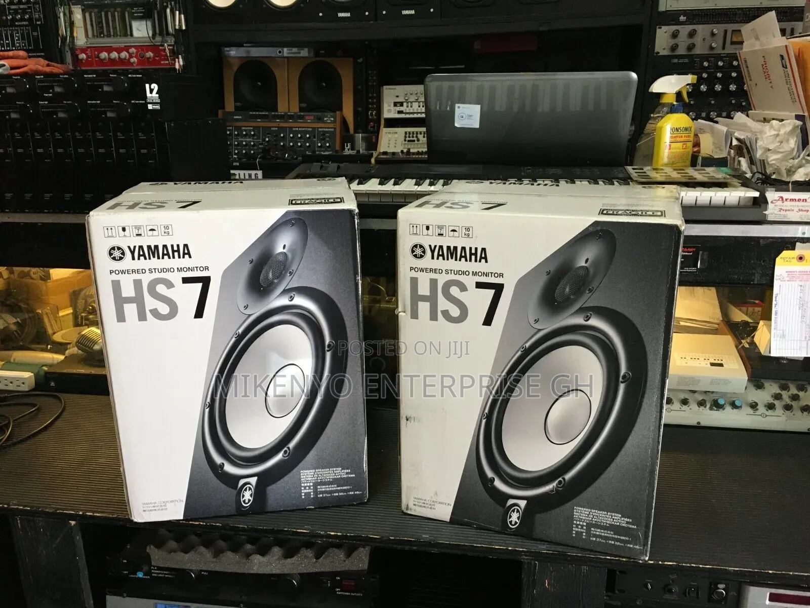 Yamaha HS7 Monitors Stands Amd Audio Cable Package