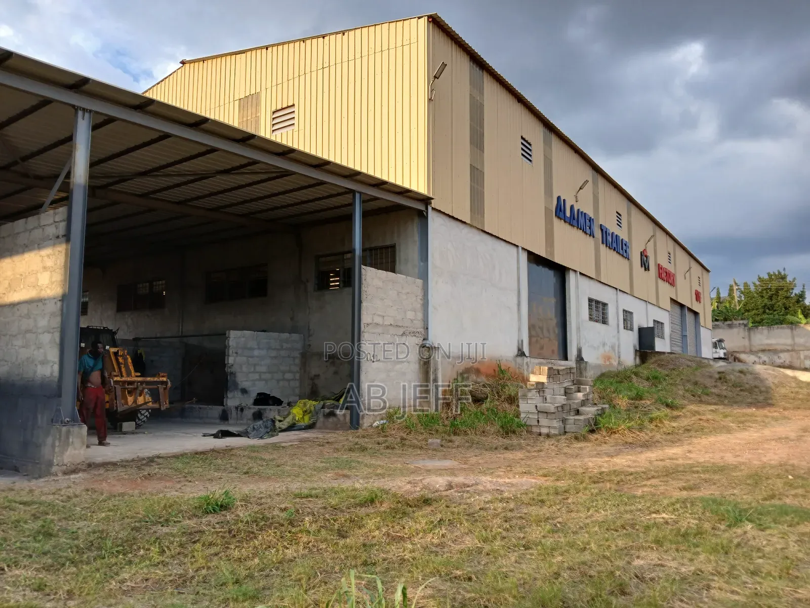Big Warehouse + 4 Arcs of Land at Road Side
