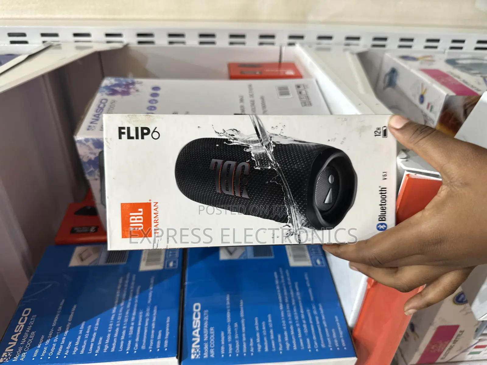 Enjoy Yourself With JBL Speaker Flip 6 Black