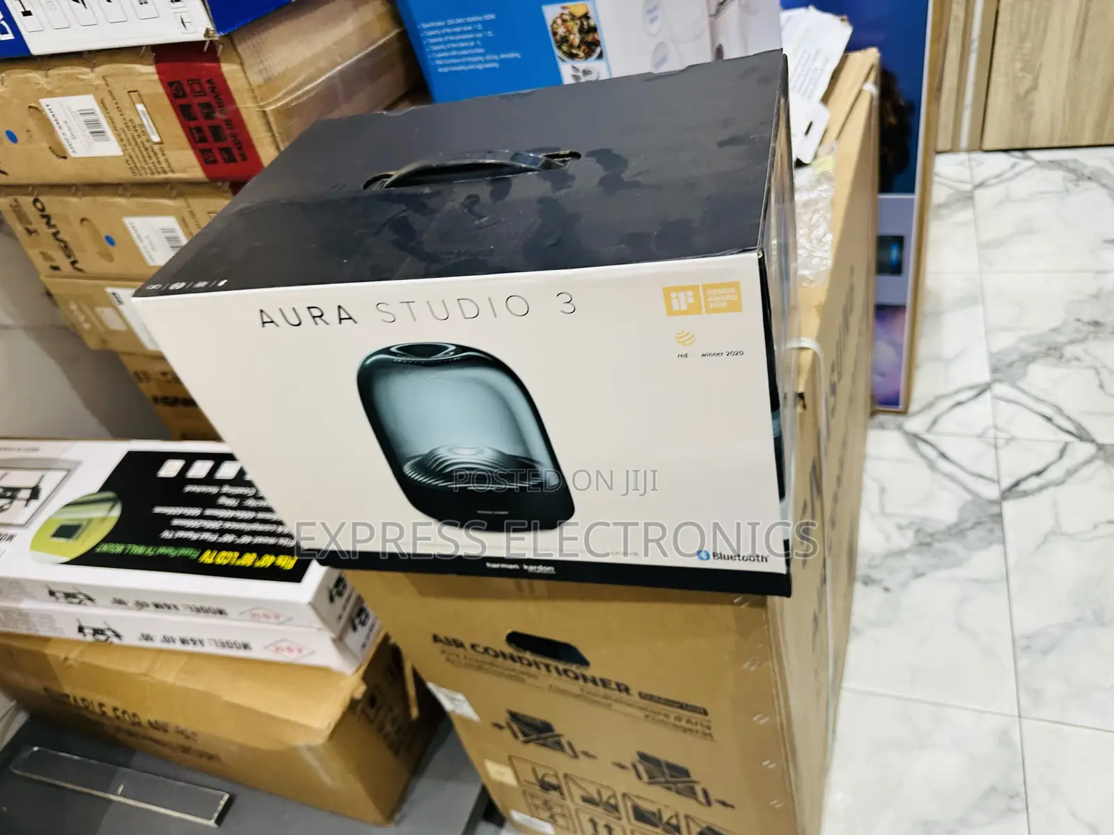 Ambient Light Aura Studio 3 Bluetooth Speaker