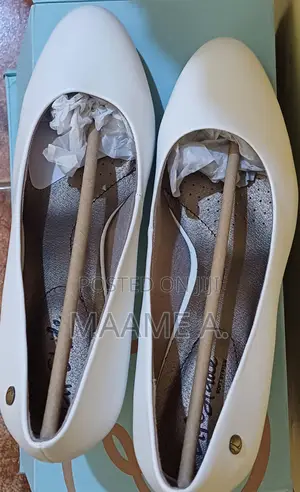 Lifestride White Comfortable Closed Shoe Heel