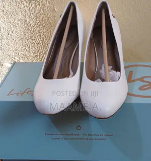 Lifestride White Comfortable Closed Shoe Heel