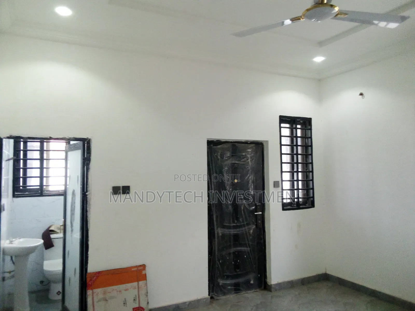4bdrm House in Lake Side Estate for sale