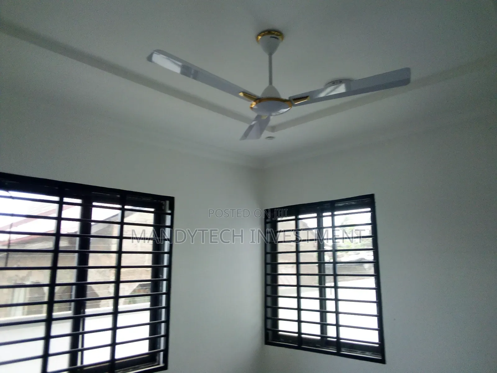 4bdrm House in Lake Side Estate for sale