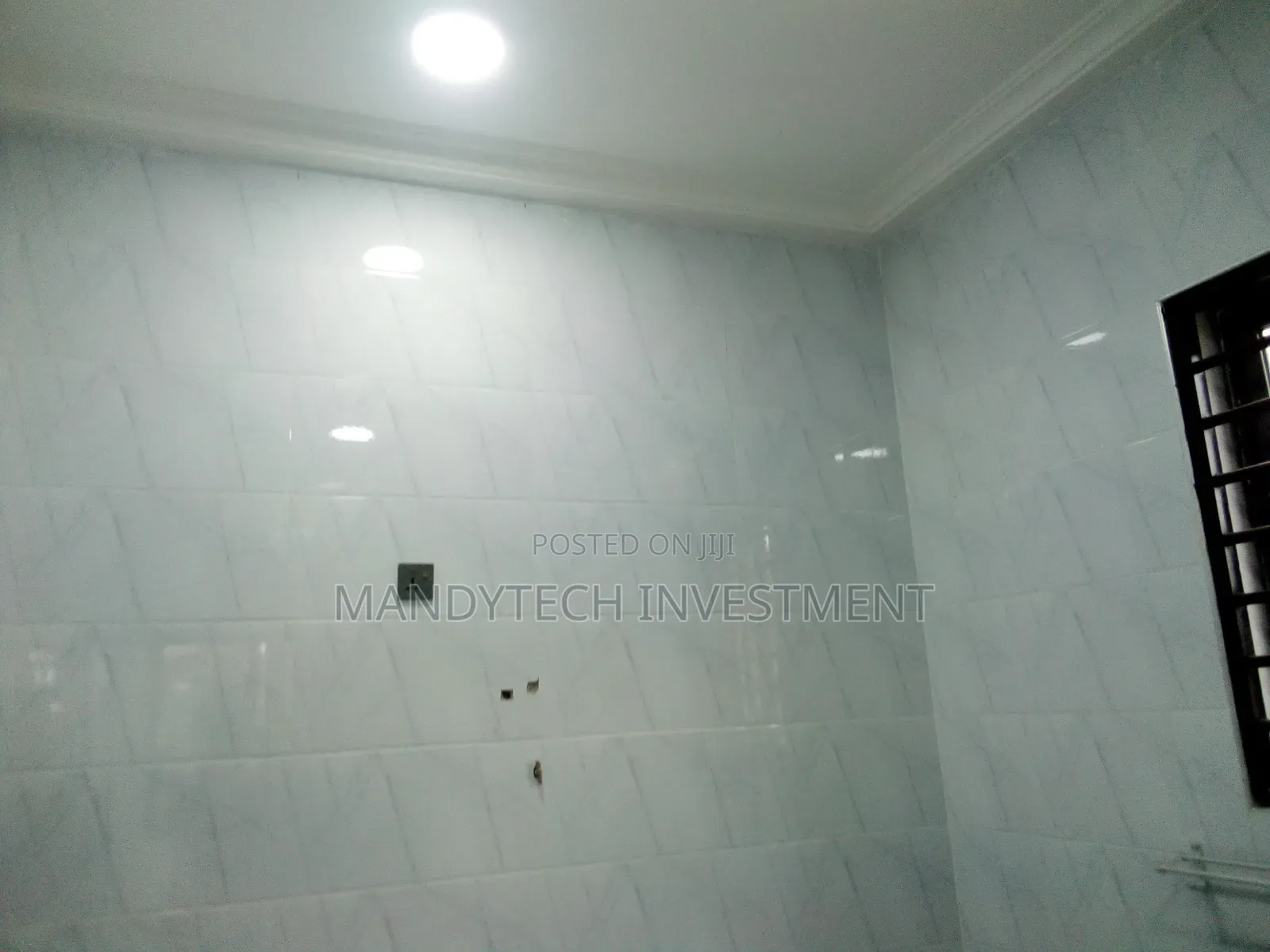 4bdrm House in Lake Side Estate for sale