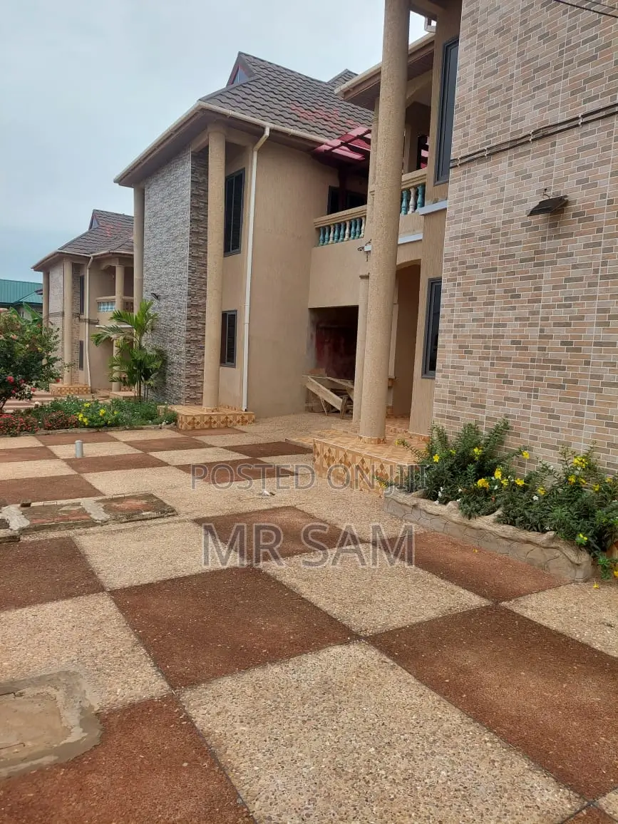 6bdrm House in Sam Properties, Bortiano for rent