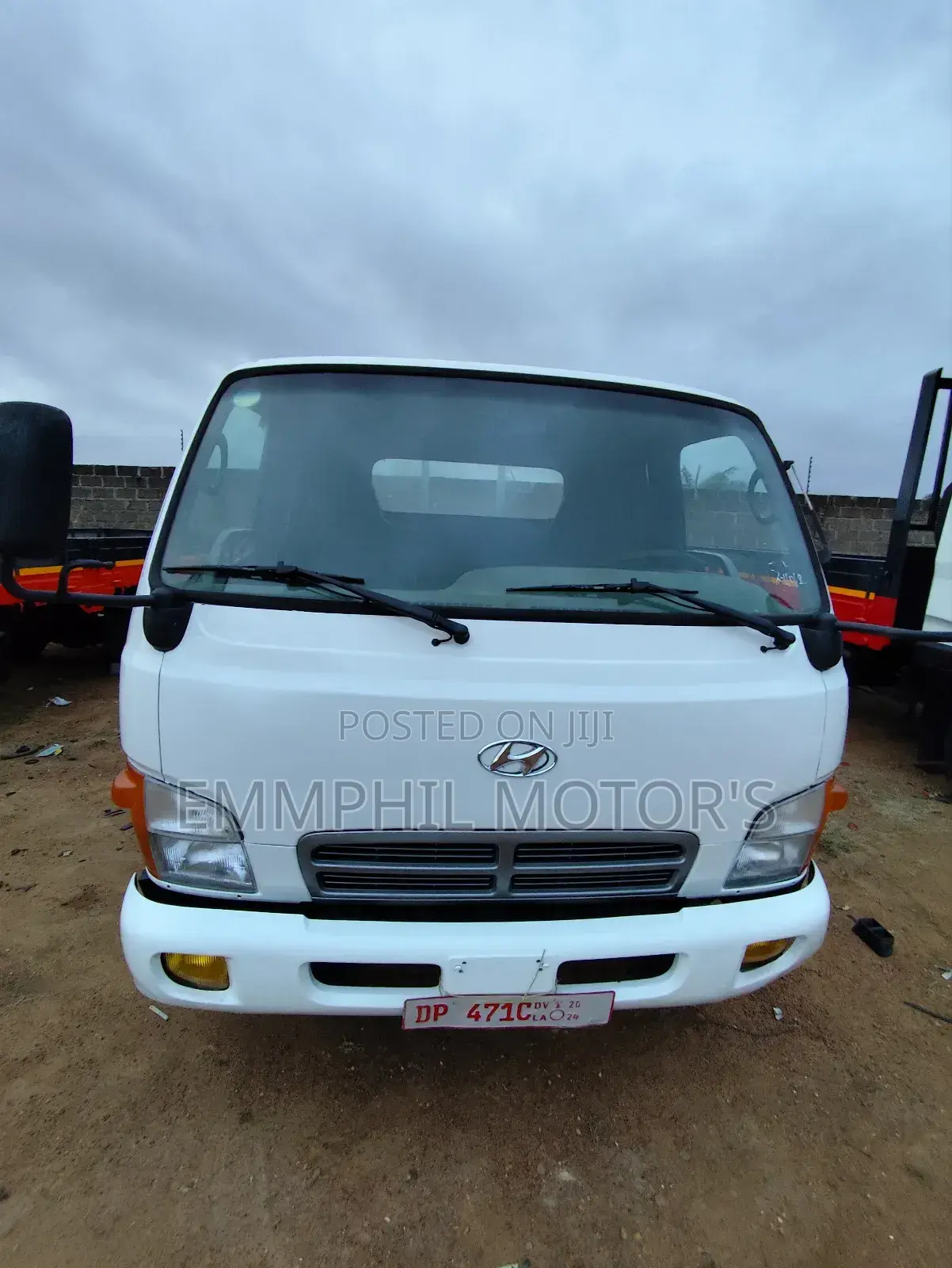 Hyundai Mighty 2. Manual Engine. No Fault. New Arrivals.