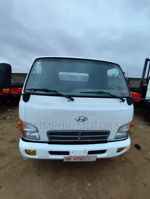 Hyundai Mighty 2. Manual Engine. No Fault. New Arrivals.