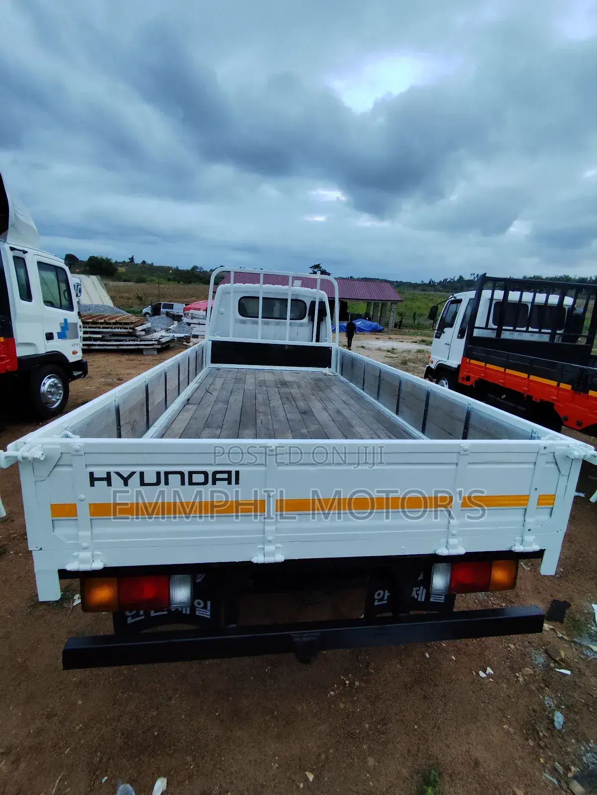 Hyundai Mighty 2. Manual Engine. No Fault. New Arrivals.