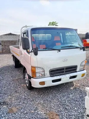 Hyundai Mighty 2. Manual Engine. No Fault. New Arrivals.