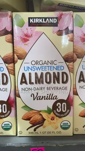 Kirkland Almond and Vanilla Milk 946ml