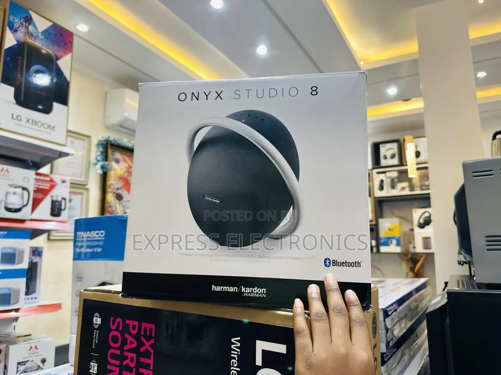 Harman Kardon Onyx Studio 8