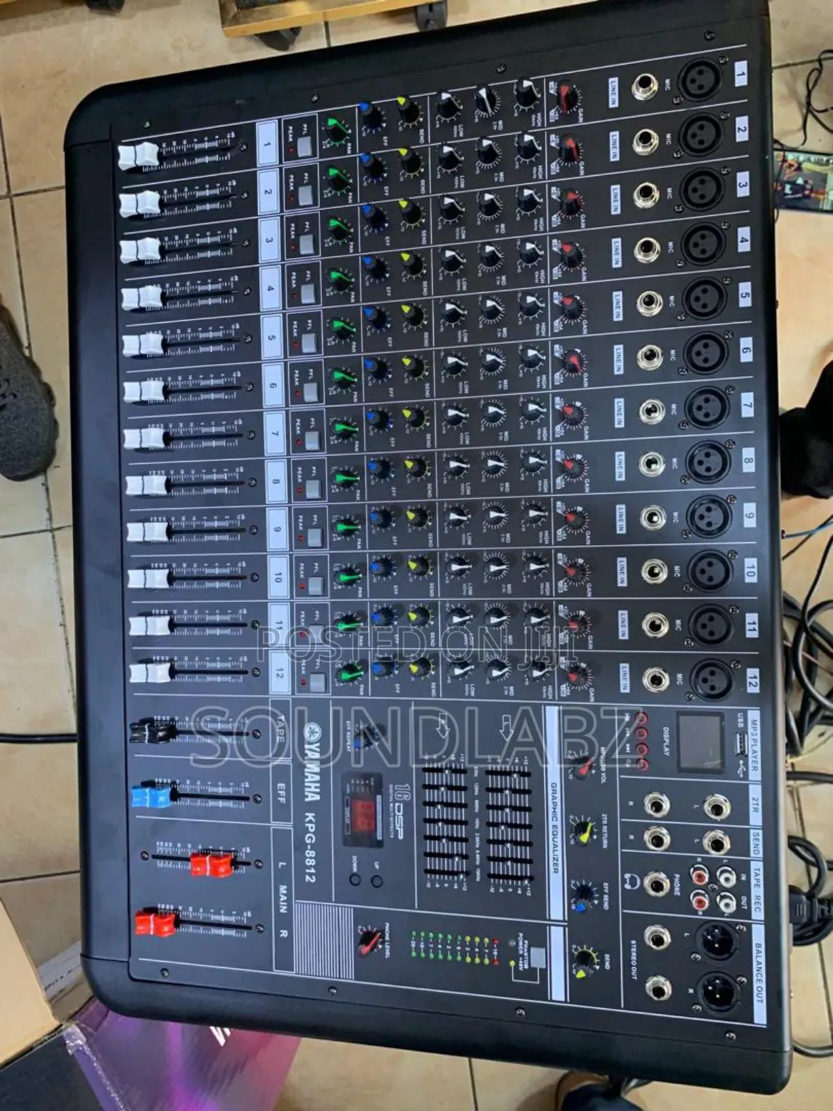 Yamaha KPG-8812 12-Channel Powered Mixer