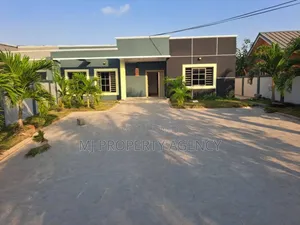 3bdrm House in Community 22, Tema Metropolitan for sale
