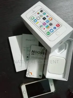 New Apple iPhone 5s 32 GB Gold