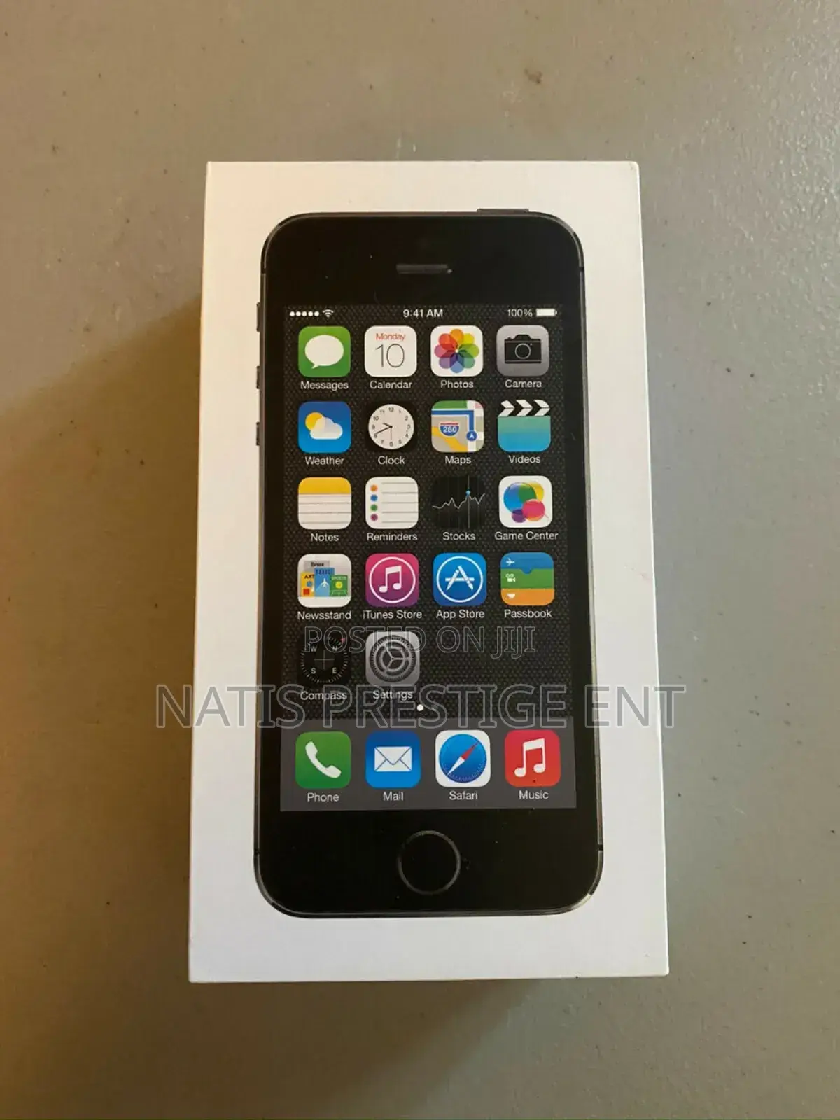 New Apple iPhone 5s 16 GB Silver