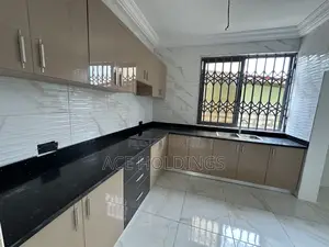2bdrm Apartment in School Junction, Nmai-Dzorn for rent