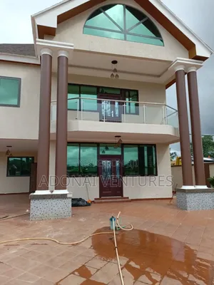 4bdrm House in Ahodwo, Kumasi Metropolitan for sale
