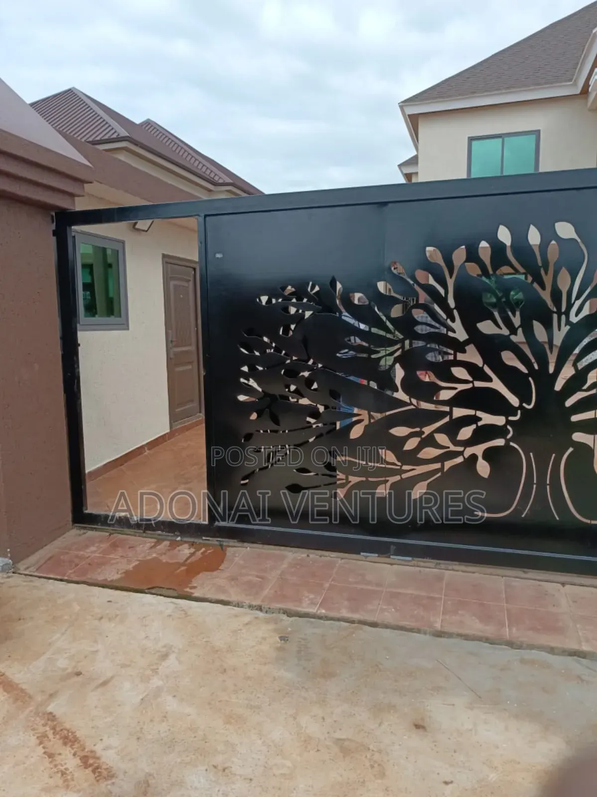 4bdrm House in Ahodwo, Kumasi Metropolitan for sale
